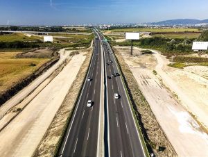 Ak nebude pršať, diaľnicu D1 z Bratislavy v smere do Trnavy cez víkend uzavrú