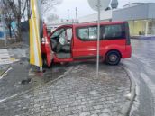 Pri nehode minibusu sa v Trnave zranilo šesť detí