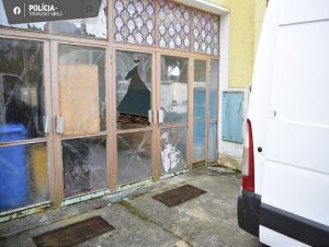 Na Dobrej Vode kradli z kúpaliska všetko - pípu, kosačky aj miešačku na betón