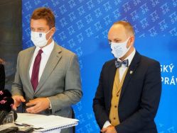 Minister Doležal sa stretol s trnavským županom, hovorili aj o situácii v Hlohovci