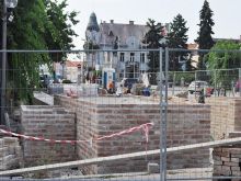 Dolná brána robí stavbárom problémy, má nový termín dokončenia