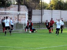 Futbal, 7. liga A: Modranka s prvou prehrou, postarali sa o ňu Dechtice