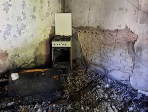 Muž sa mal vysťahovať. Keď bol opitý, dom úmyselne podpálil