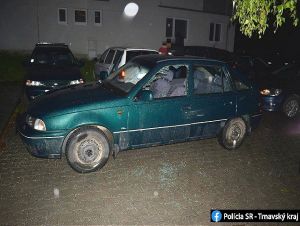 Díler v Hlohovci pri protidrogovom zásahu prehltol dve vrecká pervitínu
