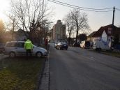 Nehoda: Chlapec na Stromovej ulici vošiel do cesty autu, vodič nestihol zabrzdiť