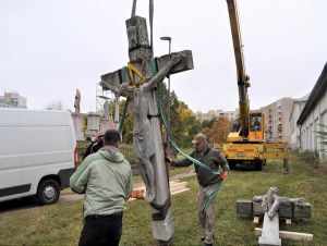 Sochy z trnavskej Kalvárie sa po rokoch vrátia na pôvodné miesto