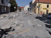 Rekonštrukcia Halenárskej ulice je vo finále, položili 200-tisíc čadičových kociek