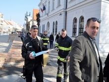 FOTO: Na súde niekto nahlásil bombu, polícia výbušninu nenašla