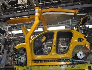 Automobilka Stellantis Slovakia pre nedostatok súčiatok opäť nevyrába,