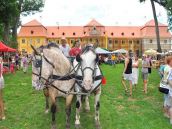 FOTO: V chtelnickom kaštieli pripomenuli slávnosťami bohatú históriu obce