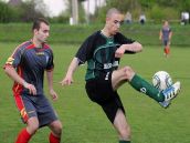 Futbal, OSA: Boleráz zakopol v Bučanoch, Malženice idú naplno