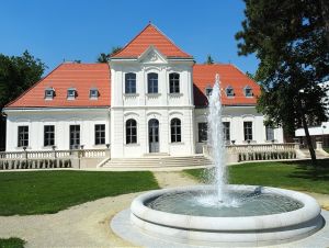 Emmerova vila zažiarila v plnej kráse, opäť je ozdobou Ružového parku