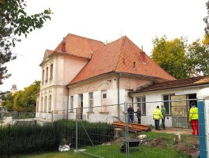 Spustili rekonštrukciu Emmerovej vily, firma má na práce 19 mesiacov