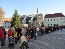 Eurobankovka zožala úspech! Na suvenír čakali ľudia v rade ako za socializmu