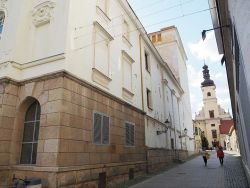 Trnavské divadlo pokračuje v obnove fasády, budovu rekonštruujú z Divadelnej ulice