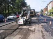 Trnavu čakajú hlučné noci, do asfaltu sa zahryznú cestári