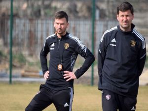 Pred derby: Škrtel začne trénovať s mužstvom, fit sú aj Kóša a Mikovič