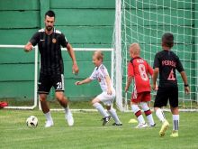Vo Zvončíne vytvorili nové futbalové ihrisko, exspartakovec Godál si zahral s mládežníkmi