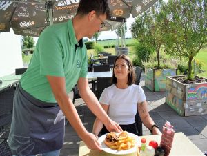 Golfisti pozývajú v stredy a piatky na barbecue party, k dispozícii sú tréneri