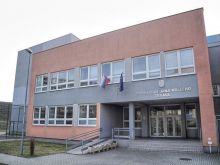 V Trnavskom kraji bude v úvode septembra skrátené vyučovanie na stredných školách