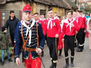 FOTO: Chtelnickí šabľovníci opäť odštartovali trojdňové skákanie pod šable