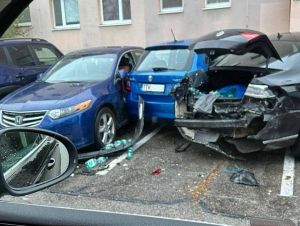 Opitý vodič na Prednádraží poškodil štyri autá, skončil v rukách polície