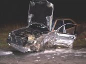 Čelná zrážka Mercedesa a Octavie pri Suchej. Vodiči prežili