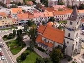 V Hlohovci zhasne veža na námestí, mesto venuje hodinu Zemi