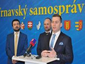 Kraj stopne zákazky od viacerých externých firiem