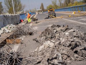 Termín návratu chodcov na most v Hlohovci zatiaľ zostáva neznámy