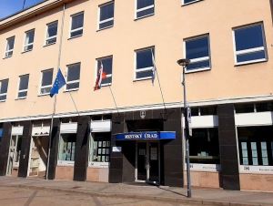 Mestský úrad v Hlohovci funguje v obmedzenom režime