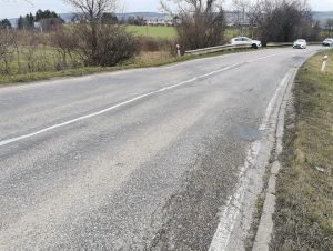 Cesta medzi Hlohovcom a Bojničkami dostane nový asfalt