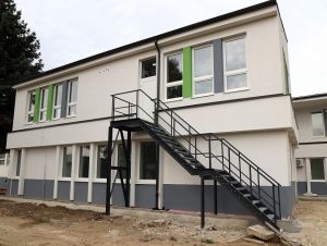 V Hlohovci pribudlo 100 nových miest pre školákov a ďalších 100 pre škôlkarov