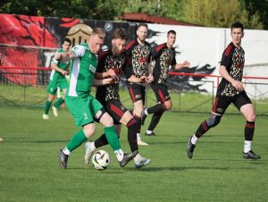 Futbal, 7. liga: Šúrovce udreli v závere, Zvončín nastrieľal osem gólov