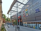 Výpredaje v City Arene vyvrcholia v sobotu, návštevníkom poradia módni stylisti