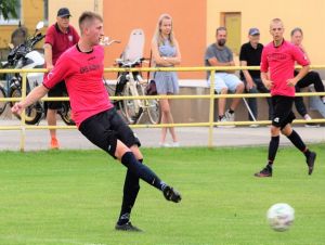 Futbal, 8. A, B: Buková strelila 14 gólov, Lokomotíva a Šulekovo osem