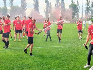 Futbal, 9. liga A: Hrnčiarovce spečatili postup, nemuseli ani nastúpiť na zápas