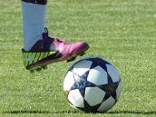 Futbal, III. A: Trstín porazil suseda zo Smoleníc a vedie tabuľku