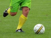 Futbal, 7. liga B: Prašník vyprášil Ostrov, v Piešťanoch sa nehralo