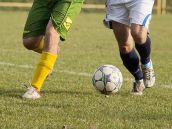 Futbal, 7. liga B: Dolný Lopašov otočil zápas v Prašníku, Ostrov naložil Ratnovciam poltucet