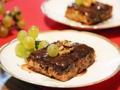RECEPT NA VÍKEND: Jablkovo-orechový biskvit voní Vianocami