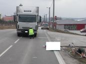 Bicyklista nedal prednosť nákladnému autu a pri nehode zahynul