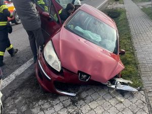 Polícia upozorňuje na klzké vozovky a nebezpečenstvo šmyku
