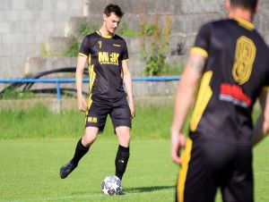 Futbal, 4. a 5. liga: Vrbové naháňa čelo tabuľky, Marcelová stále nedala gól
