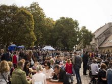 V sobotu sa na Kapitulskej neparkuje, ulicu obsadí Trnavský rínek