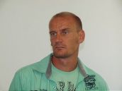 Miroslav Karhan sa zranil pri prácach v záhrade, leží v nemocnici
