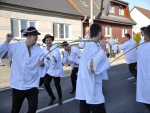 FOTO: V Kátlovciach skákali pod šable tri generácie šabľovníkov