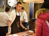 Spartakovci v netradičnej polohe predajcov: Na charitu zarobili takmer 380 eur