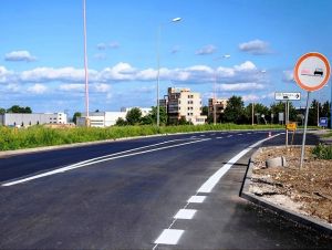 Cesta na Koniarekovej a Zavarskej je opravená, dostala nový asfalt