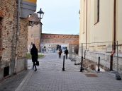 Archeológovia výskumom na Námestí kráľovnej Konštancie skúsia objasniť aj jednu záhadu